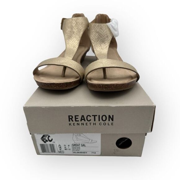 NWOT Kenneth Cole Reaction Womens Great Gal T Strap Wedge Sandal Beige Size 9 - Picture 2 of 10